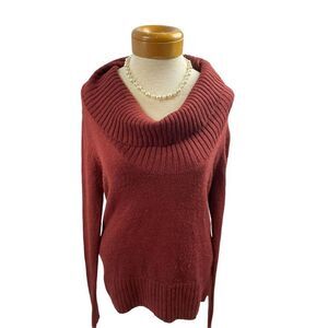 Lena Jeans rustic red sweater size M
